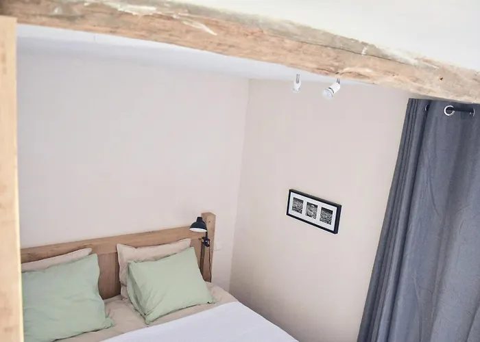 In Cahors Wine Region Near Lot River * Duravel